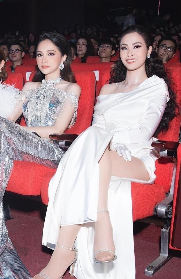 Giữa biến đối đầu fans, hot lại khung ảnh Đông Nhi và Hương Giang-1