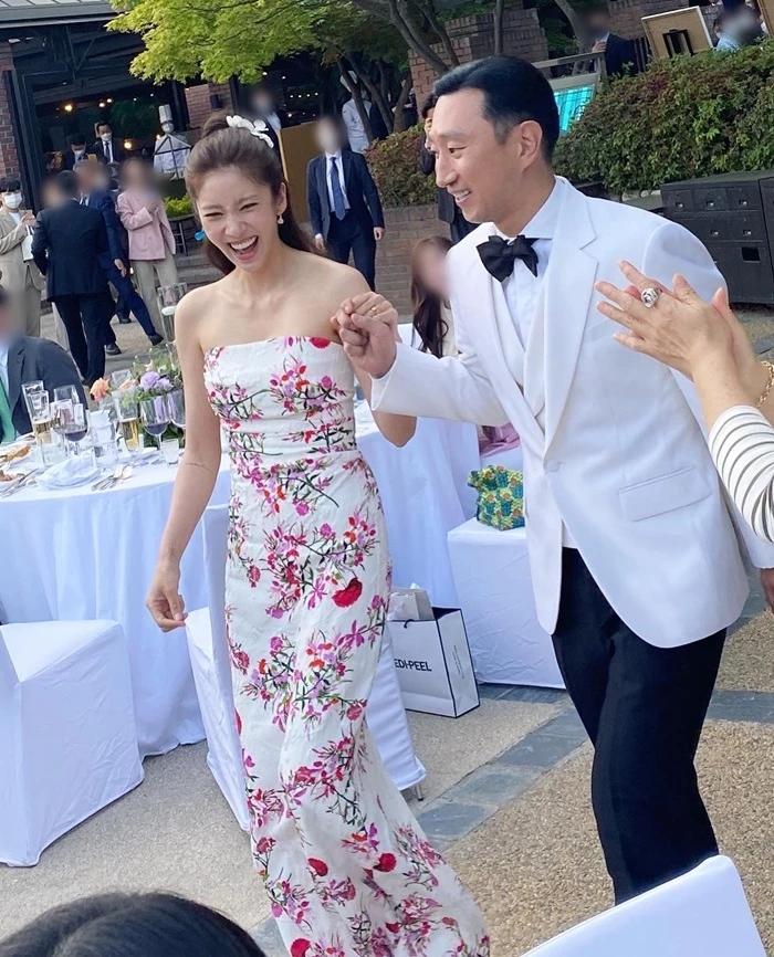 Gong Hyo Jin, Jung Ryeo Won vắng mặt đám cưới Son Dam Bi-2