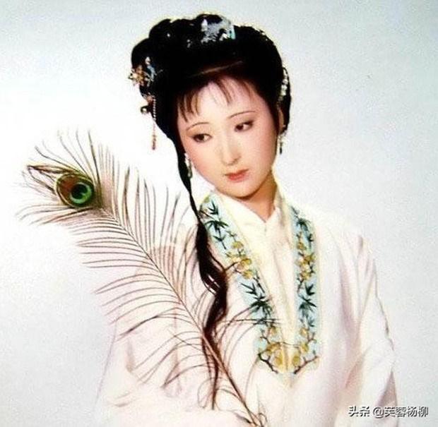 The painful fate of the most beautiful Hong Lau Mong beauty in history-1