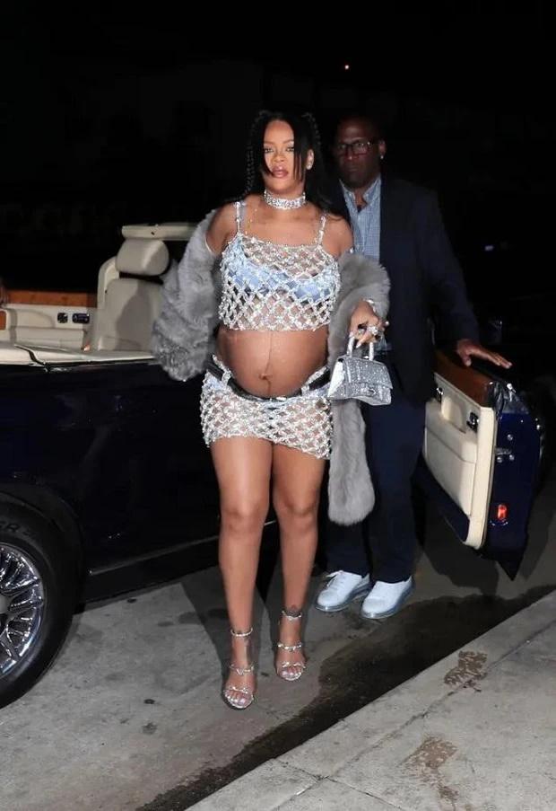 Bà bầu chất nhất Hollywood Rihanna, bầu to vẫn gợi cảm, hầm hố-4