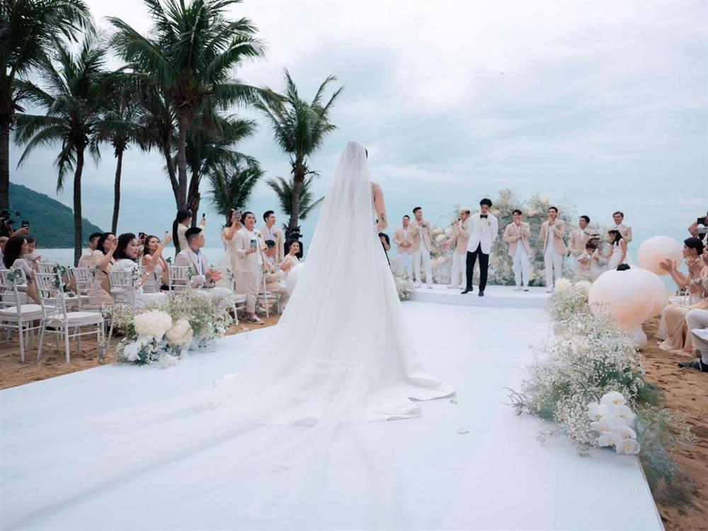 Sao Việt hôm nay 14/5: Mai Phương Thúy lép vế nhan sắc mẹ bỉm-8