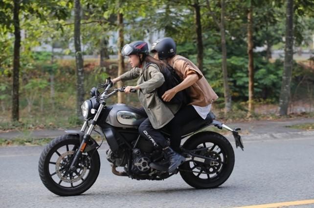 Mê mẩn ngắm người đẹp Việt lên đồ lái xe phân khối lớn-8