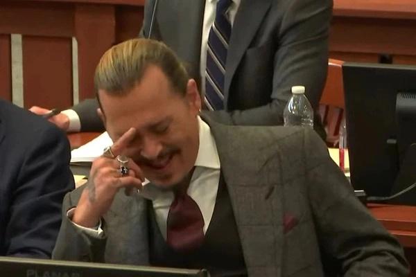 Johnny Depp đốt 650 triệu USD trong 3 năm-6