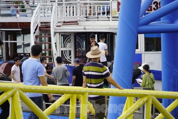 Một du khách rơi xuống biển tử vong khi tham quan vịnh Hạ Long-1