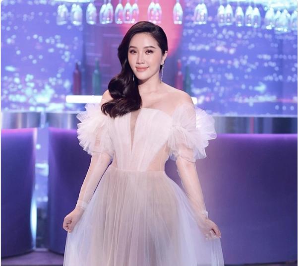 Bồi hồi khoảnh khắc Bảo Thy mưa nước mắt gửi lời nhắn nhủ đến FC-2