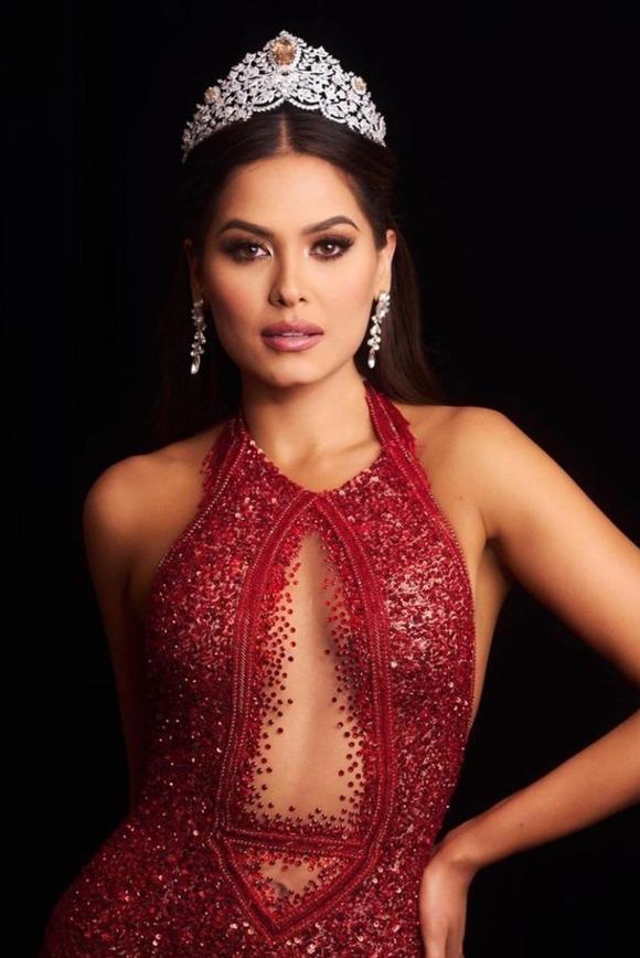 Miss Universe 2020 đọ sắc Miss Universe 2021, ai thất thế?-10