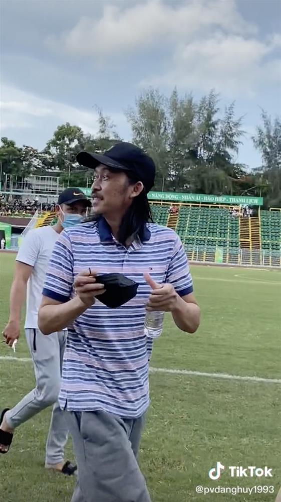 Hoài Linh xuất hiện qua CAM thường, giật mình vẻ già nua