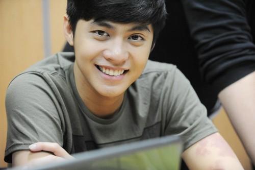 Không chỉ có ngoại hình thu hút mà còn sở hữu giọng hát nội lực, ngọt ngào, Noo Phước Thịnh nhanh chóng ghi dấu trong lòng người hâm mộ qua các ca khúc Lặng Thầm, Như Một Thói Quen, Quay Về Đi, Mất Em...