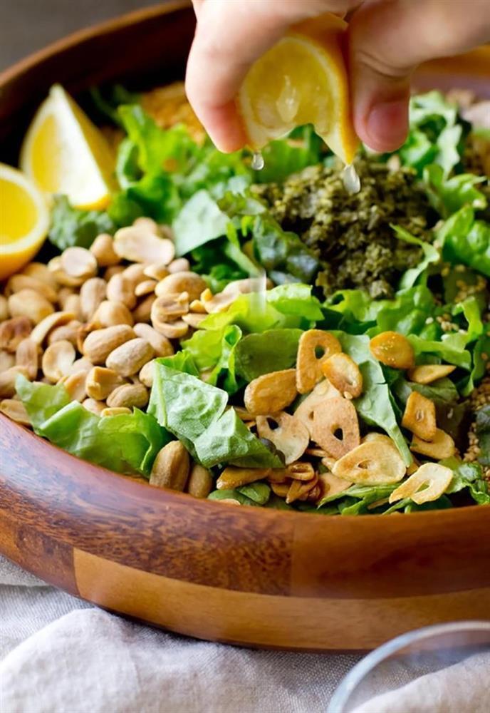 Lá trà không chỉ để uống, còn nấu thành món ăn độc lạ-5