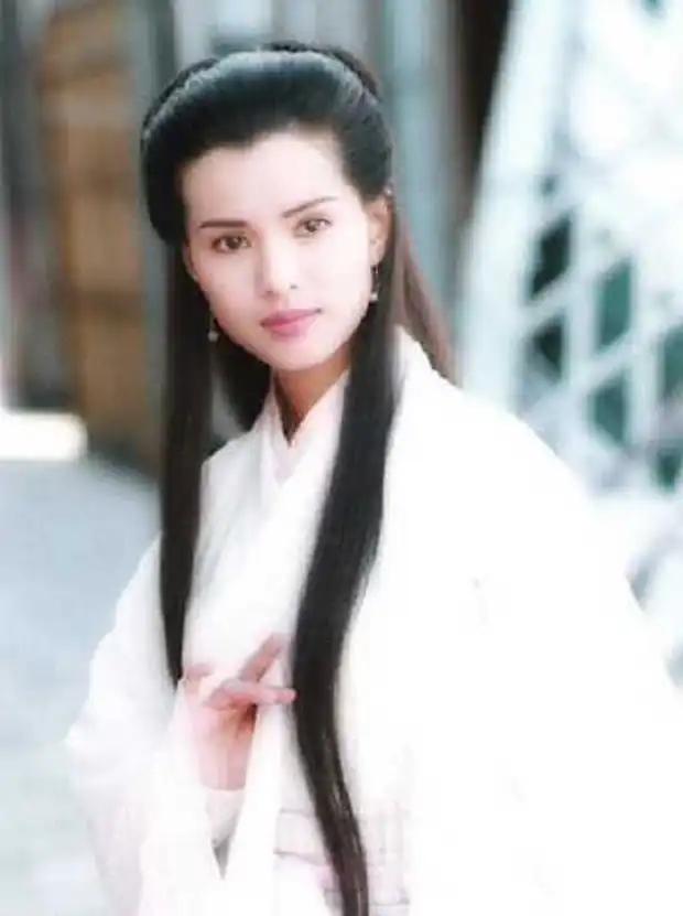 Những Tiểu Long Nữ được khen và bị ném đá-4