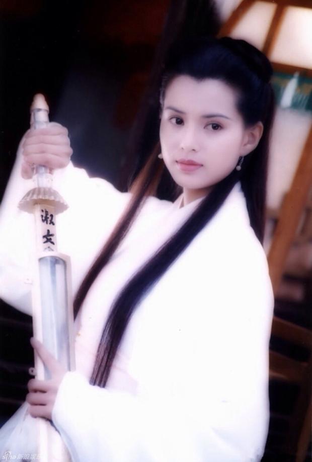 Những Tiểu Long Nữ được khen và bị ném đá-5