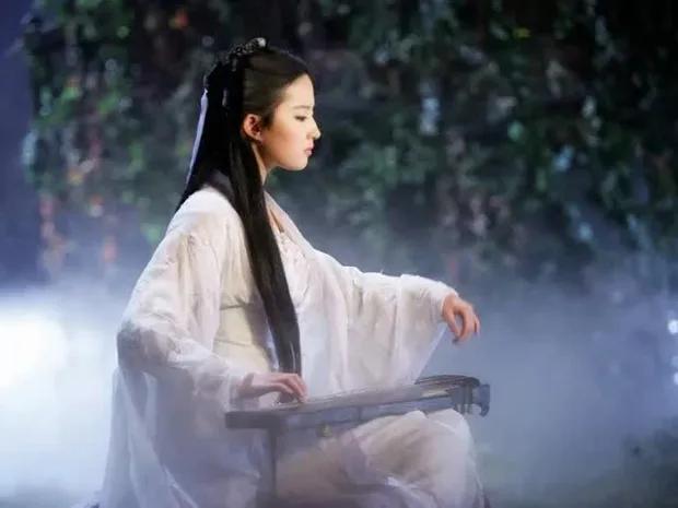 Những Tiểu Long Nữ được khen và bị ném đá-9