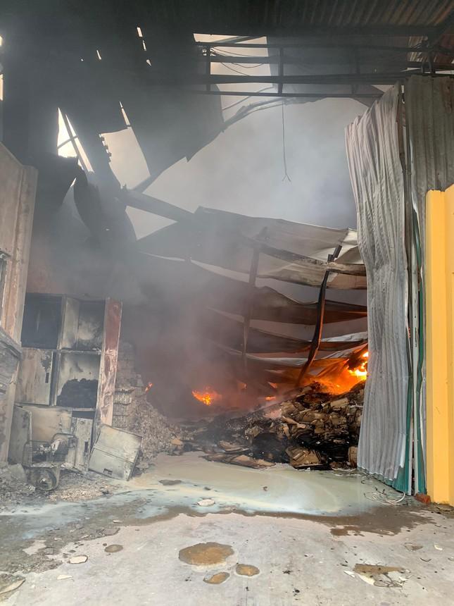 Hà Nội: Nhà xưởng gặp hỏa hoạn trong lúc bị đình chỉ hoạt động-3
