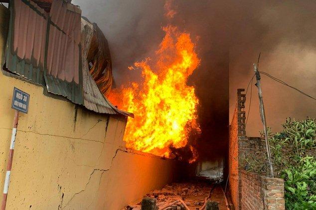 Hanoi factory caught fire while being suspended