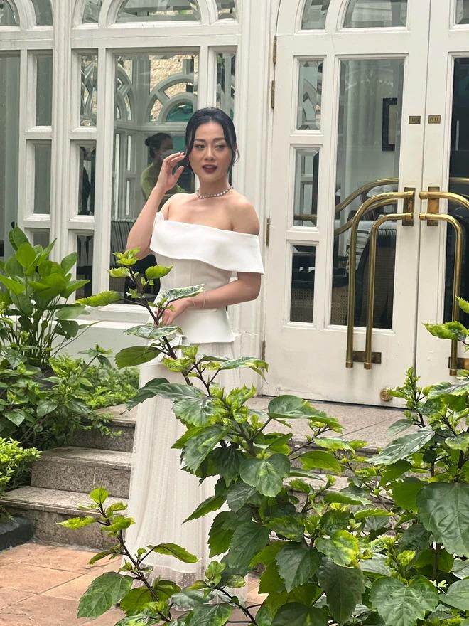 Phương Oanh già chát, tay to khi đọ ảnh cam thường với 2 á hậu-2