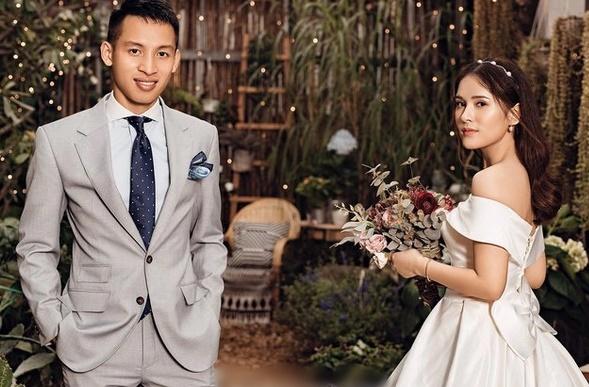 Chuyện tình cầu thủ: Người cầu hôn phố đi bộ, người tán tỉnh 2 năm-7