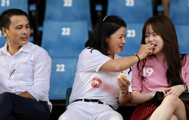 Bố vợ hụt Quang Hải lộ diện, ngoại hình phong độ-4