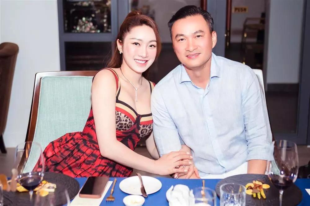 Vợ trẻ Chi Bảo giảm 15kg sau khi lộ ảnh camera thường kém nuột-10