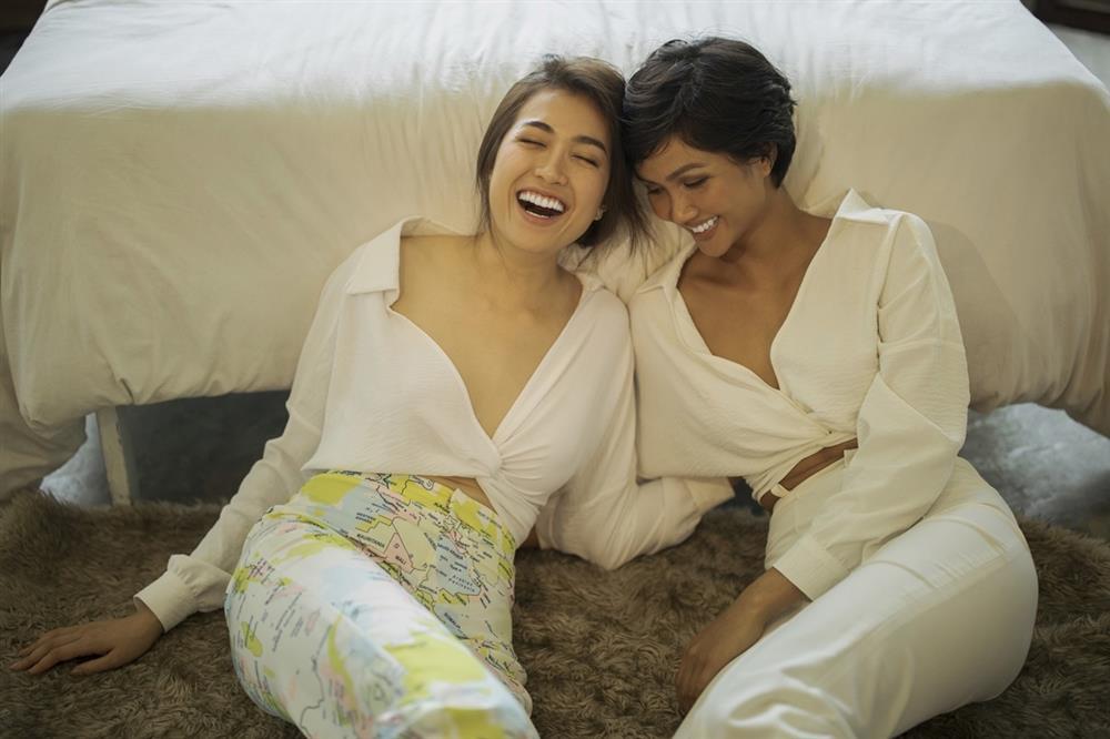 HHen Niê khóa môi đàn chị Á hậu cực bạo tại tiệc sinh nhật-7