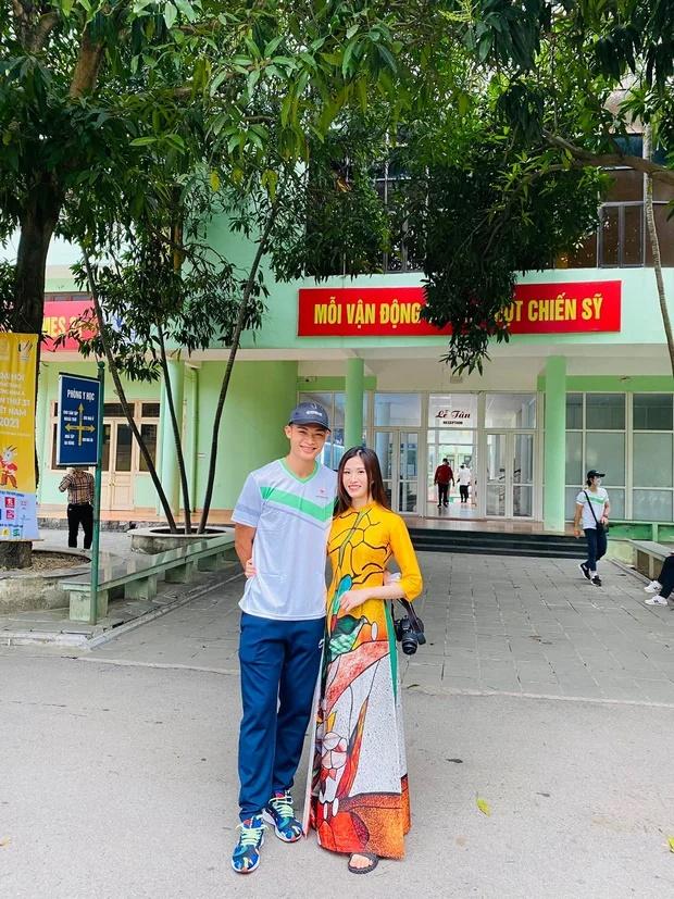 Tiết lộ bất ngờ màn cầu hôn nhà vô địch SEA Games tại sân Mỹ Đình-4