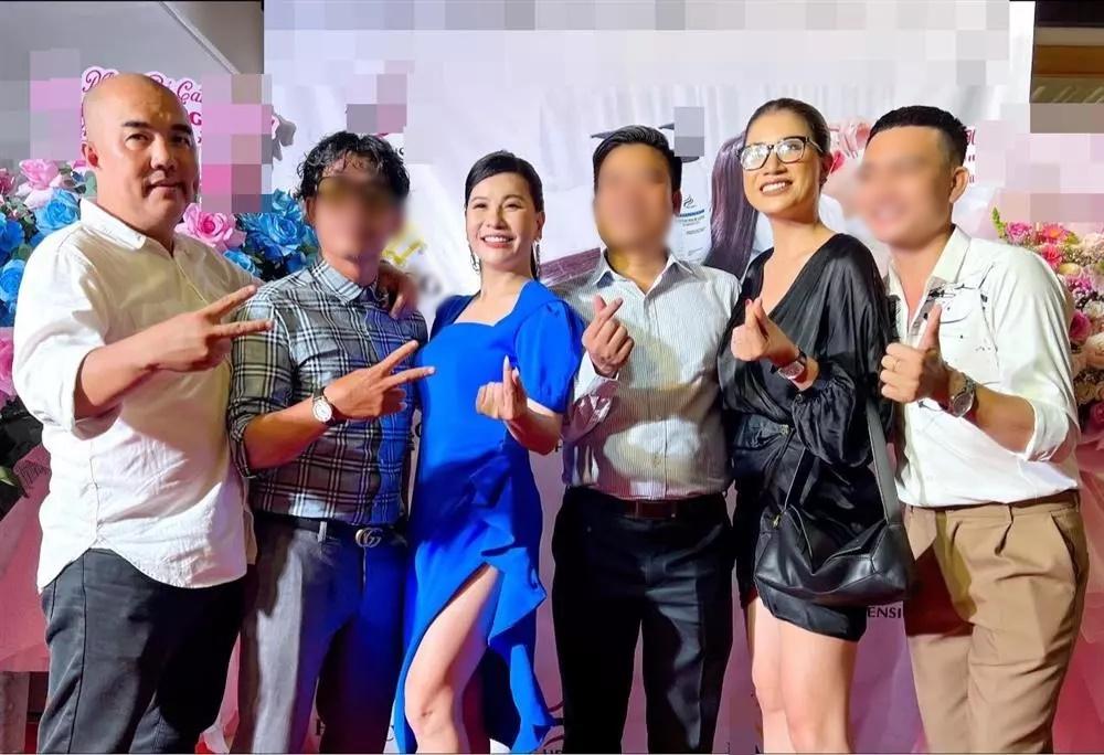 Cát Phượng mới hôm trước khóc mếu hôm sau tươi rói đi sự kiện-5