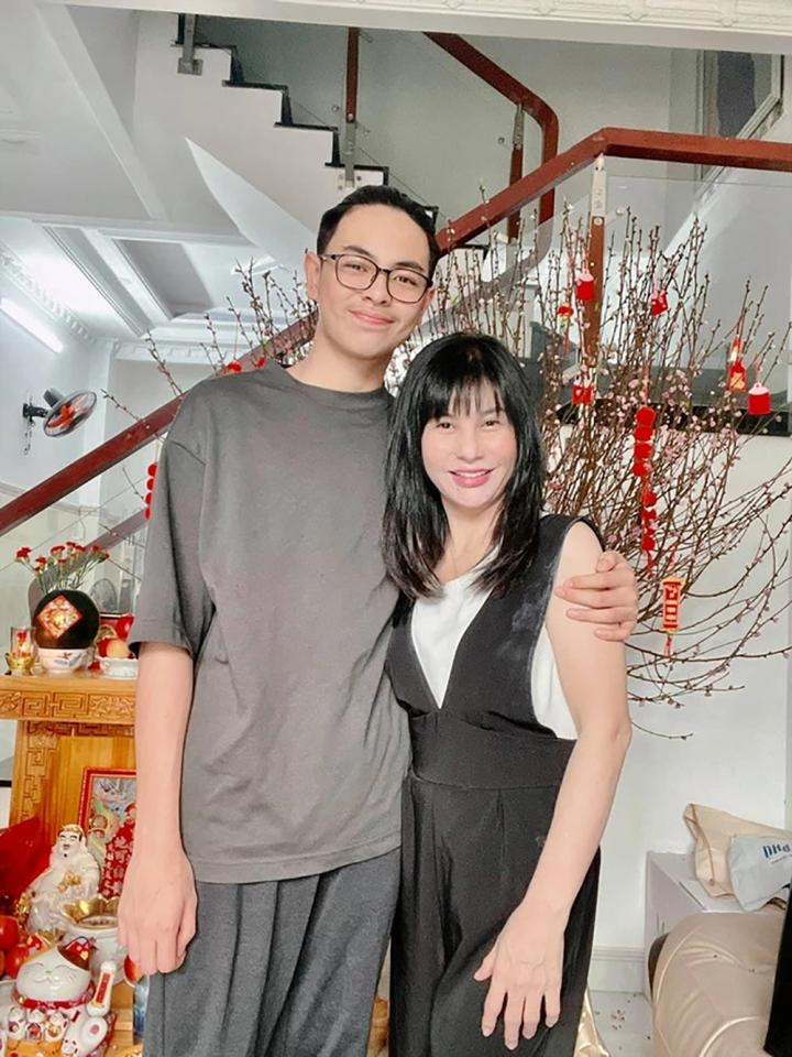 Thái Hòa tận hưởng hôn nhân hạnh phúc bên vợ giỏi con ngoan-9