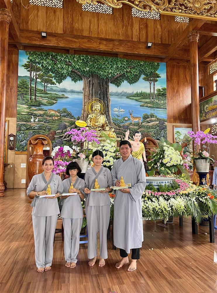 Giật mình ảnh quá khứ - hiện tại của 2 con gái Bình Minh-4