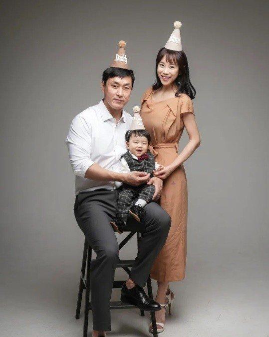 Nữ ca sĩ bị chồng đánh bất tỉnh, phải chờ được giải cứu-2