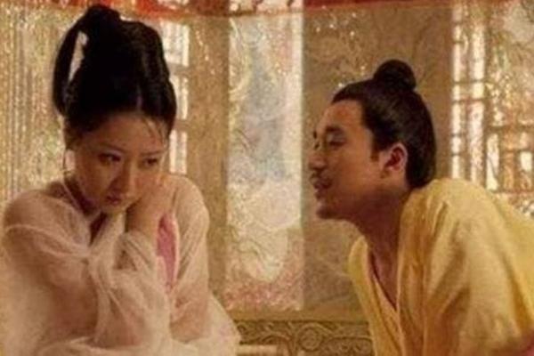 Tại sao phi tần sau khi được hoàng thượng sủng ái phải có người dìu đi?-3