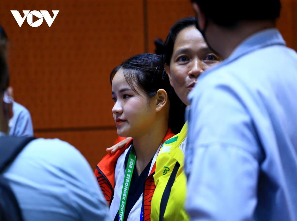 Vietnamese female Taekwondo athlete burst into tears when she lost the gold medal-3