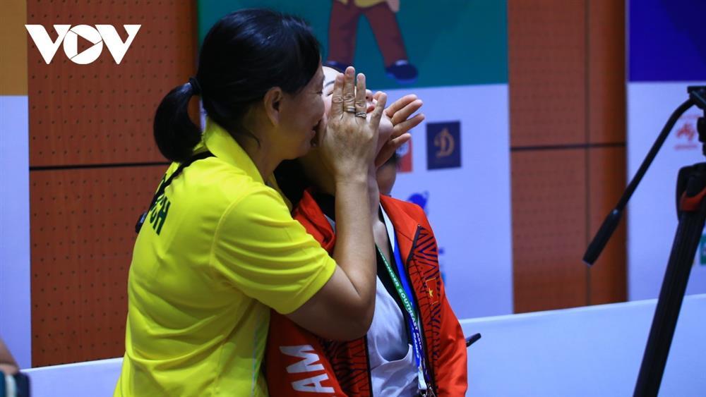 Vietnamese female Taekwondo athlete burst into tears when she lost the gold medal 6