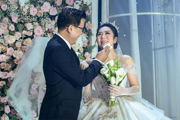 Sốc: Vợ vừa sinh, chồng đưa tiểu tam bầu 4 tháng về bắt sống chung-6