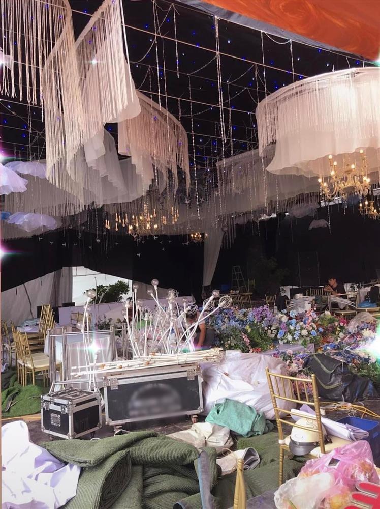 Không gian cưới trong cơ ngơi 310m2 ở quê nhà của Mạc Văn Khoa-4