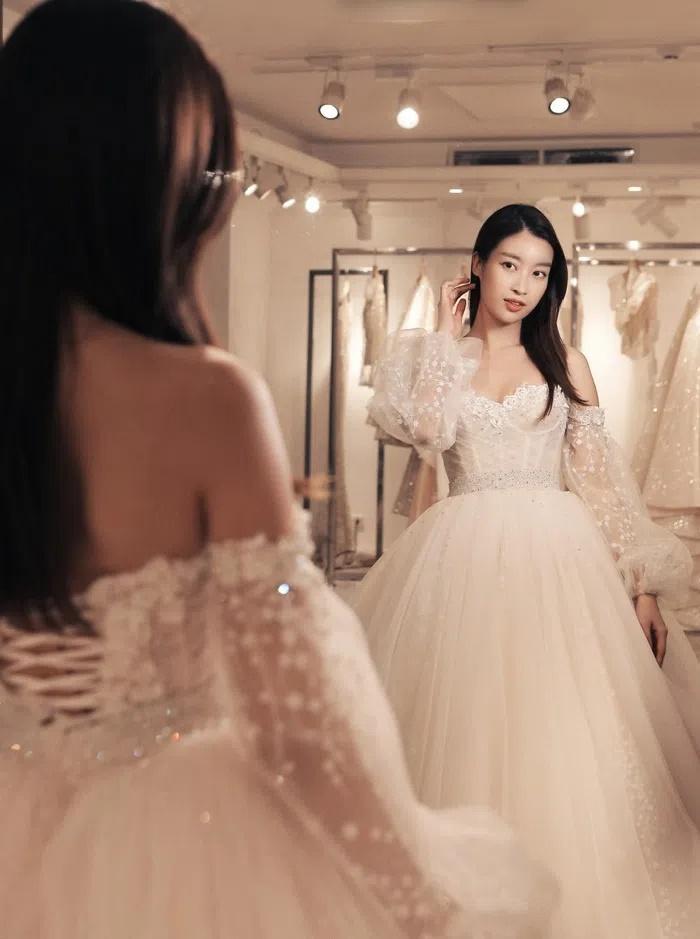 Đỗ Mỹ Linh thử váy, sắp có đám cưới với thiếu gia đình đám?-6
