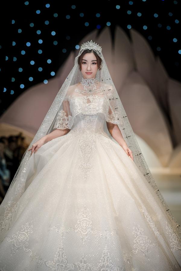 Đỗ Mỹ Linh thử váy, sắp có đám cưới với thiếu gia đình đám?-8