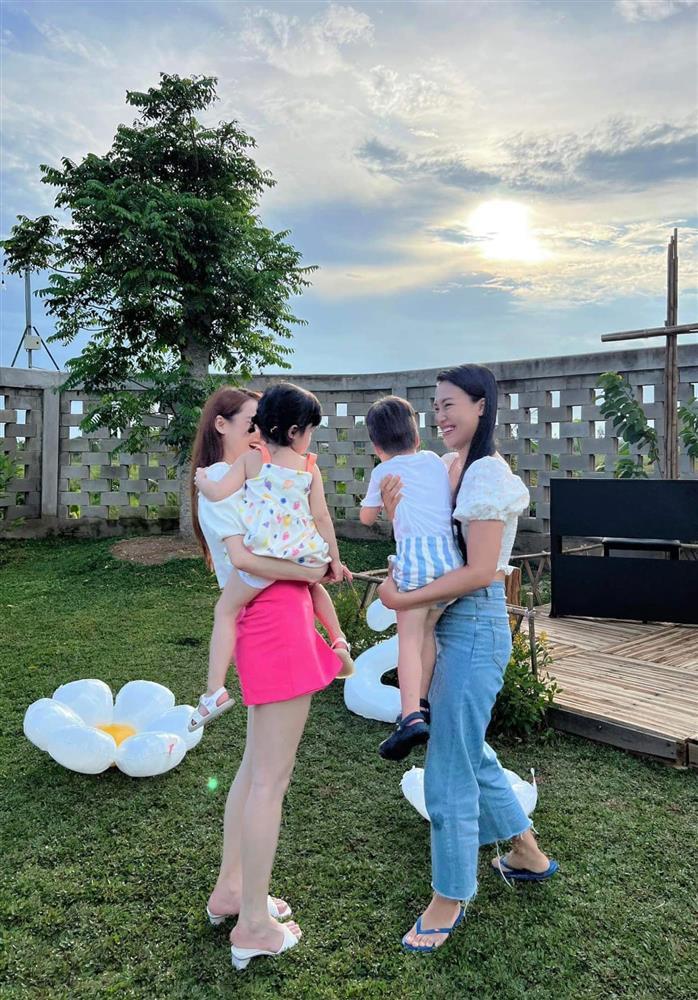 Quý tử Hoàng Oanh gặp ái nữ Nhã Phương, phản xạ cặp đôi ra sao?-2