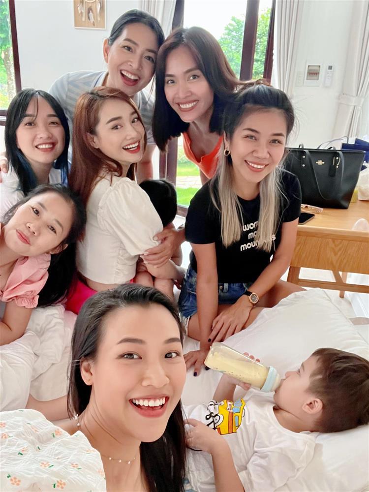 Quý tử Hoàng Oanh gặp ái nữ Nhã Phương, phản xạ cặp đôi ra sao?-1