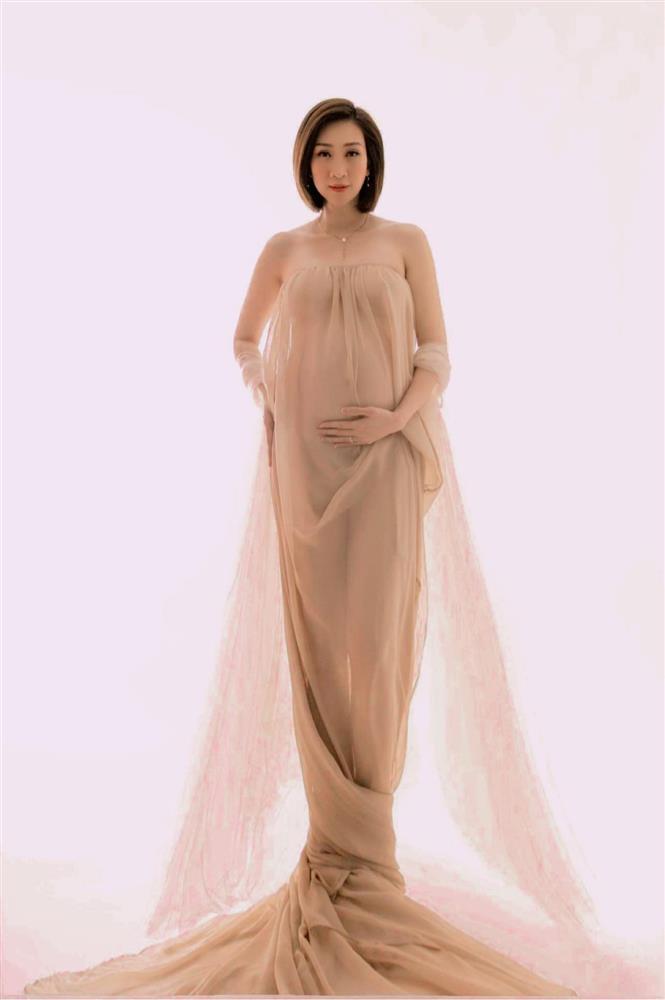 Lều Phương Anh sinh con thứ 3 lúc nào chẳng ai hay-2