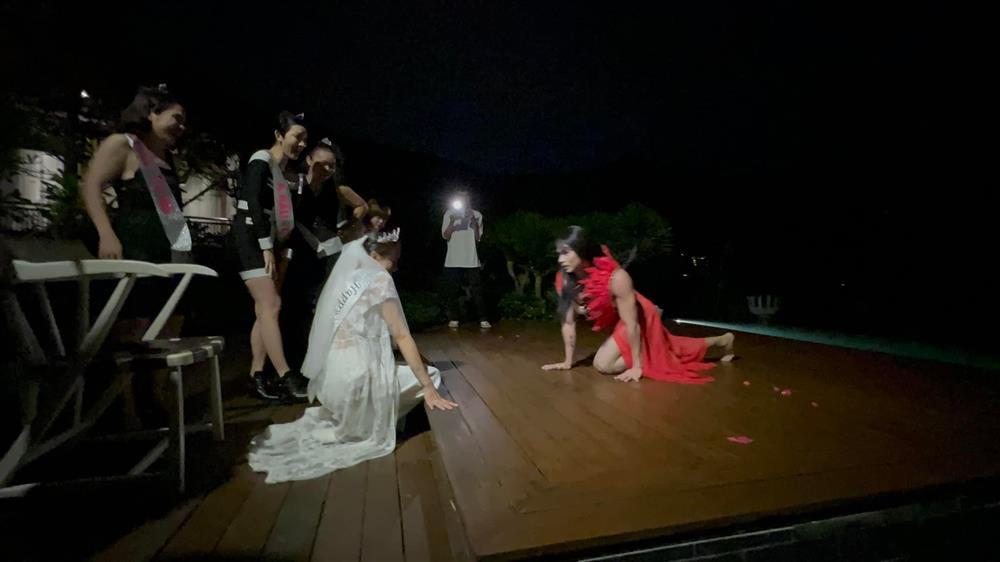 Hóa ra Nam Trung bị ép mặc váy đám cưới Ngô Thanh Vân-22