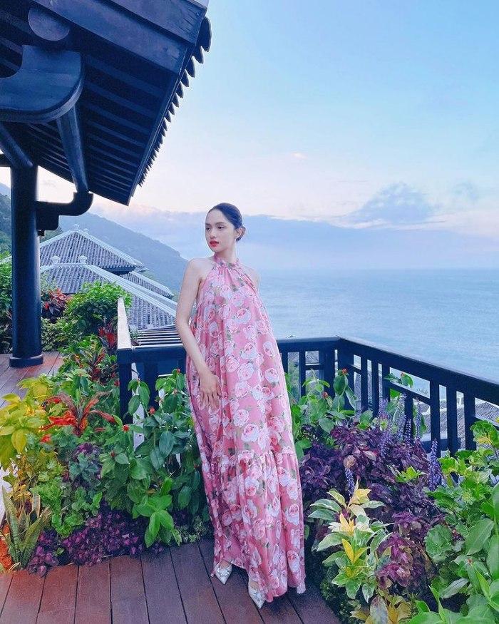 Sao Việt mặc gì khi đổ về Đà Nẵng - Hội An sống ảo hè này?-2