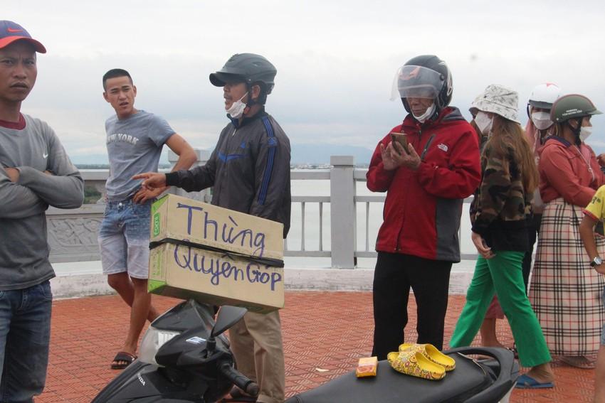 Cha ôm con gái lên cầu Cửa Đại nhảy xuống sông tự tử-3