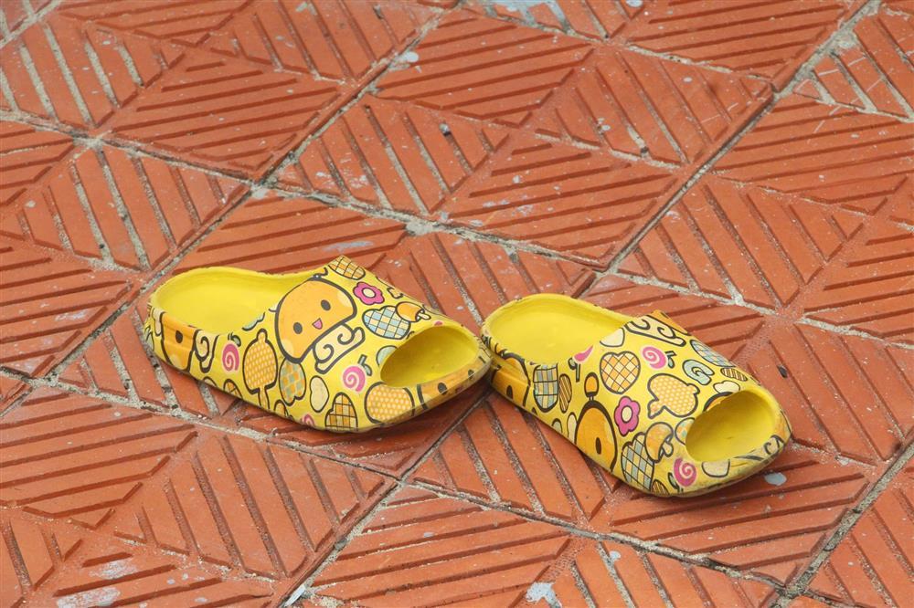 Cha ôm con gái lên cầu Cửa Đại nhảy xuống sông tự tử-1