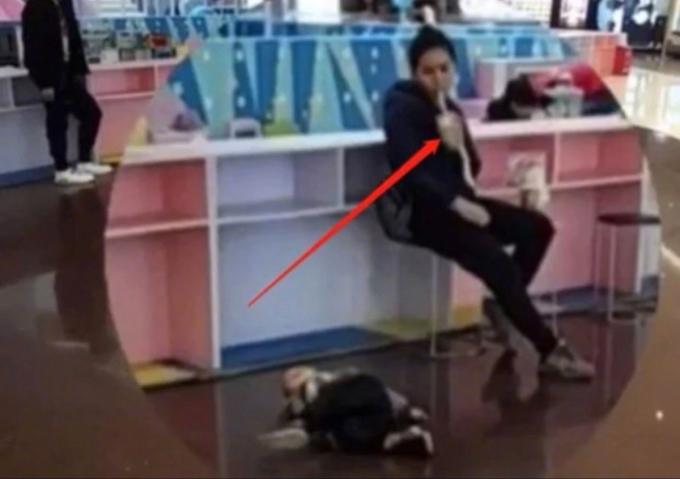 Khi lũ trẻ bày đủ chiêu ăn vạ phải chịu thua trước độ phũ bố mẹ-8