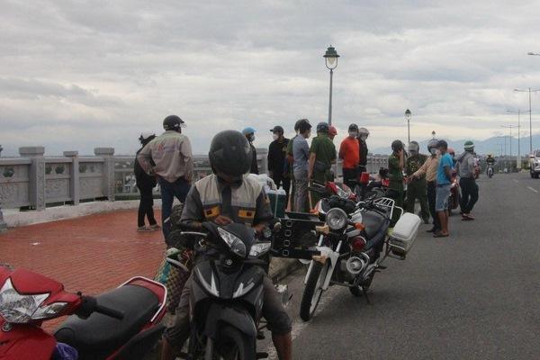 Tìm thấy thi thể bé 6 tuổi bị cha ôm nhảy cầu Cửa Đại-3
