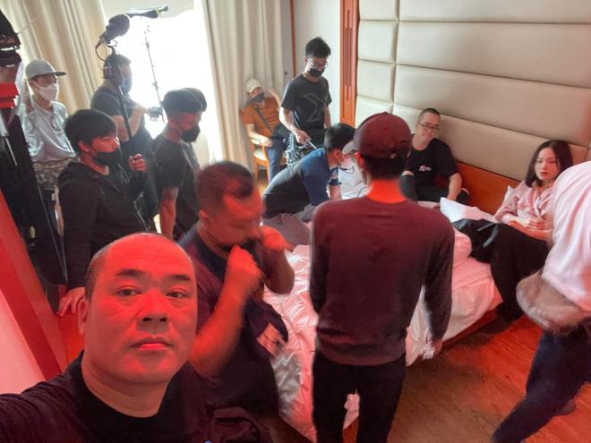 Male stars can't breathe when filming Lan Phuong's rape scene-4