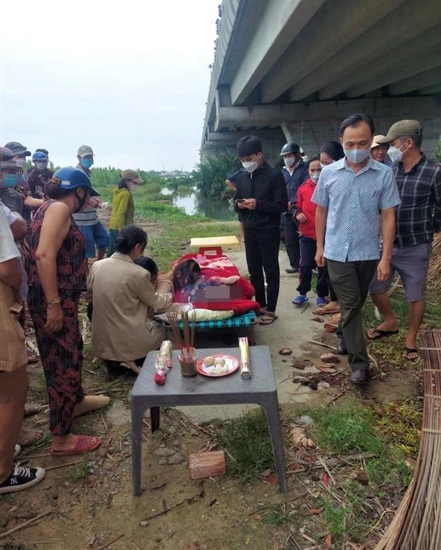 Vụ bố ôm con 6 tuổi nhảy cầu: Người mẹ ngất xỉu tại hiện trường-3