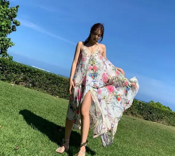 Học Jennie BLACKPINK mặc đồ hở vai khoe khung xương điểm 10-6