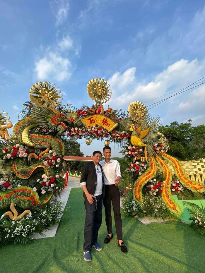 Mac Van Khoa spent a lot of money to build an expensive wedding theater gate in Hai Duong-1