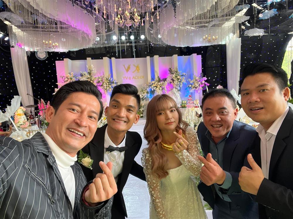 Sao Việt nườm nượp dự đám cưới Mạc Văn Khoa ở Hải Dương-5
