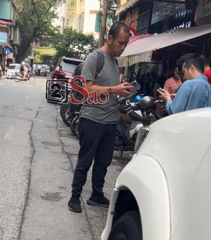 Chồng cũ Phạm Quỳnh Anh bị bắt gặp gầy rộc trên phố-3